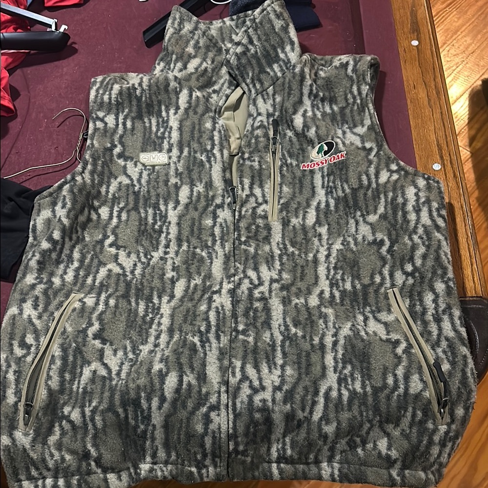 Mossy Oak Gray Camo Fleece Vest